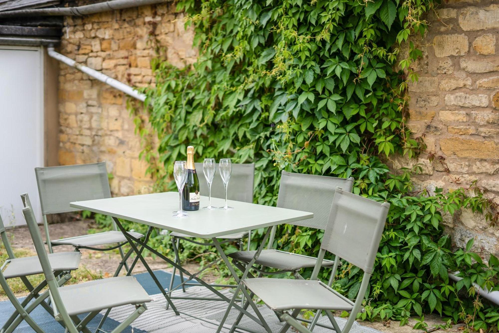 Апартаменты Redesdale View, High Street With Private Garden Moreton-in-Marsh Экстерьер фото