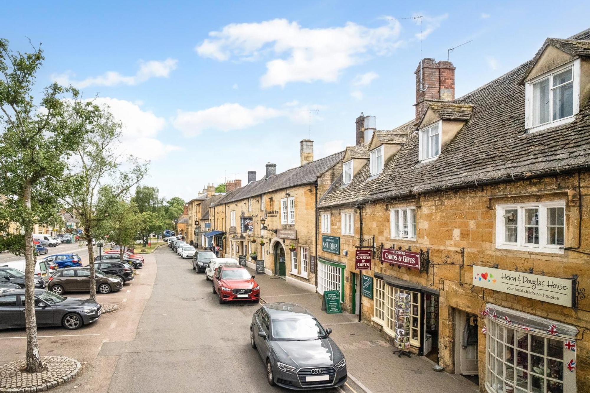 Апартаменты Redesdale View, High Street With Private Garden Moreton-in-Marsh Экстерьер фото